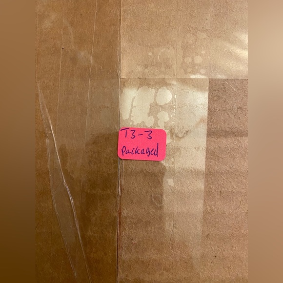 DECORATIVE SANTA FIGURINE, Holding A Golden Bell & Bag W/ Presents. Comes W/ Box - Picture 7 of 8